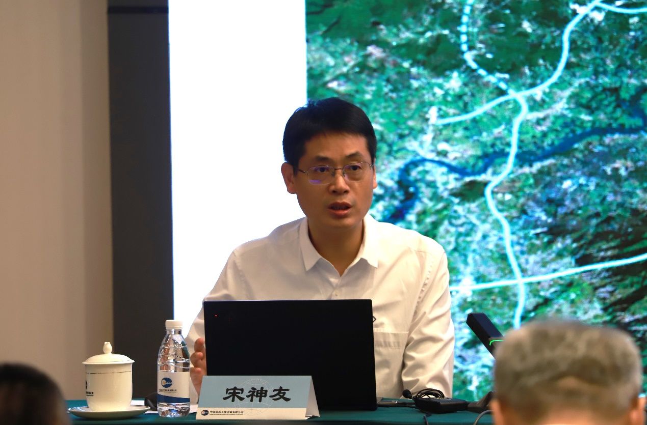 廣東省公路建設(shè)有限公司副總經(jīng)理，原深中通道管理中心主任、總工程師宋神友作專(zhuān)題講座